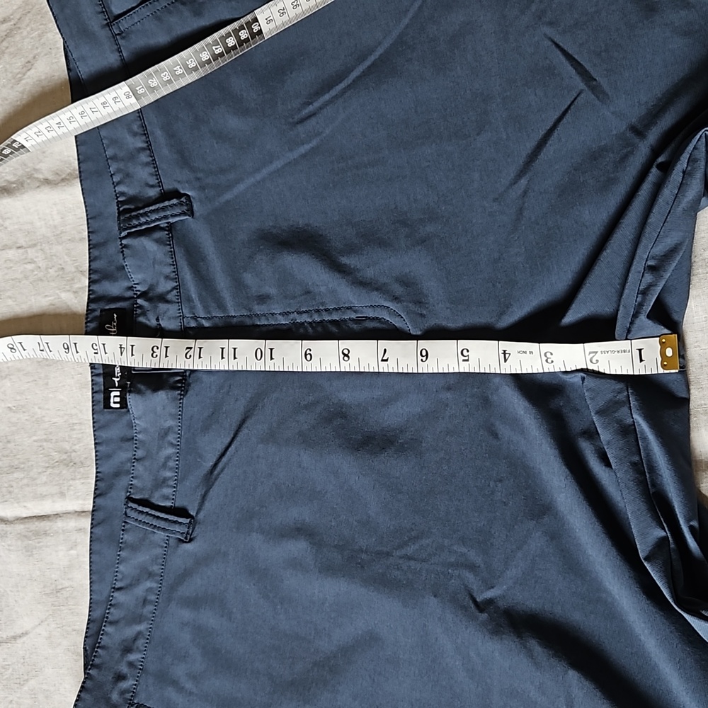 Travis Mathew Indigo Casual shorts size 42 Classic Bermudas Lightweight - Picture 11 of 13